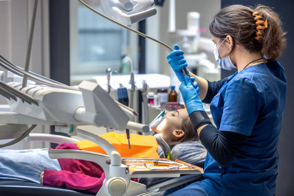 Consulta con dentista profesional en Pulianas