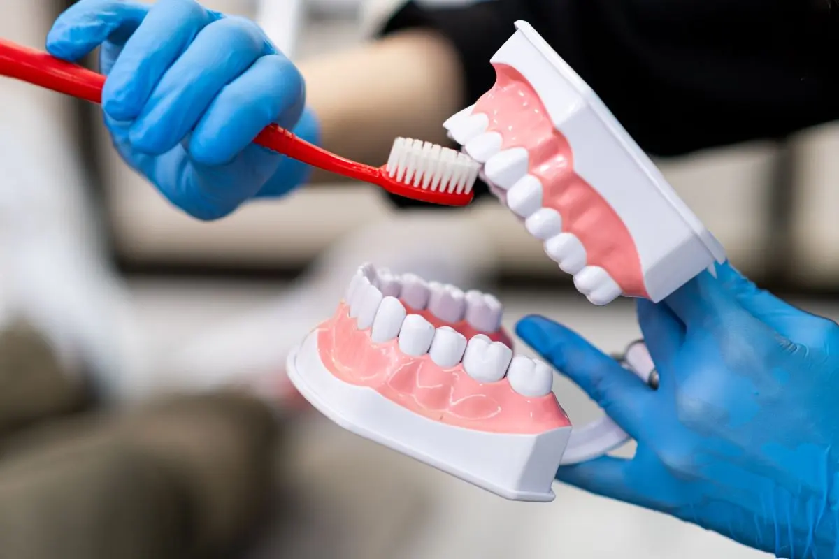Consejos de higiene dental con dentista en Pulianas
