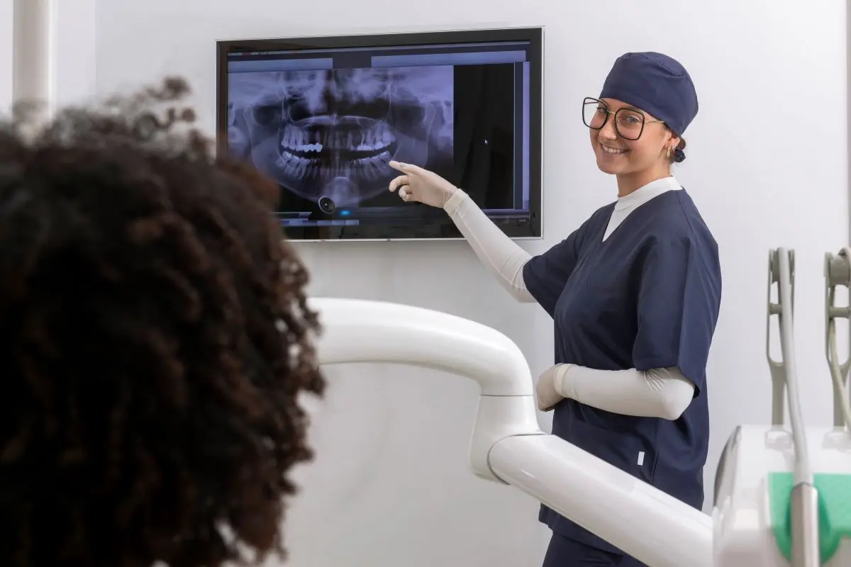 Diagnóstico dental con radiografía digital en clínica dental en Dílar antes de tratamiento