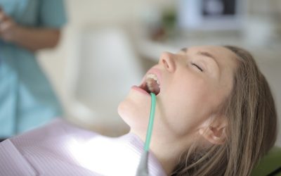 Mal aliento: causas, tratamiento y cuándo acudir al dentista