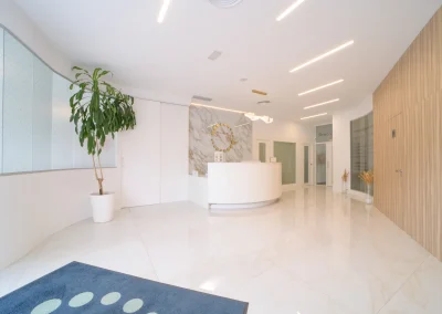 Recepción y entrada de la Clínica Dental Alfacar